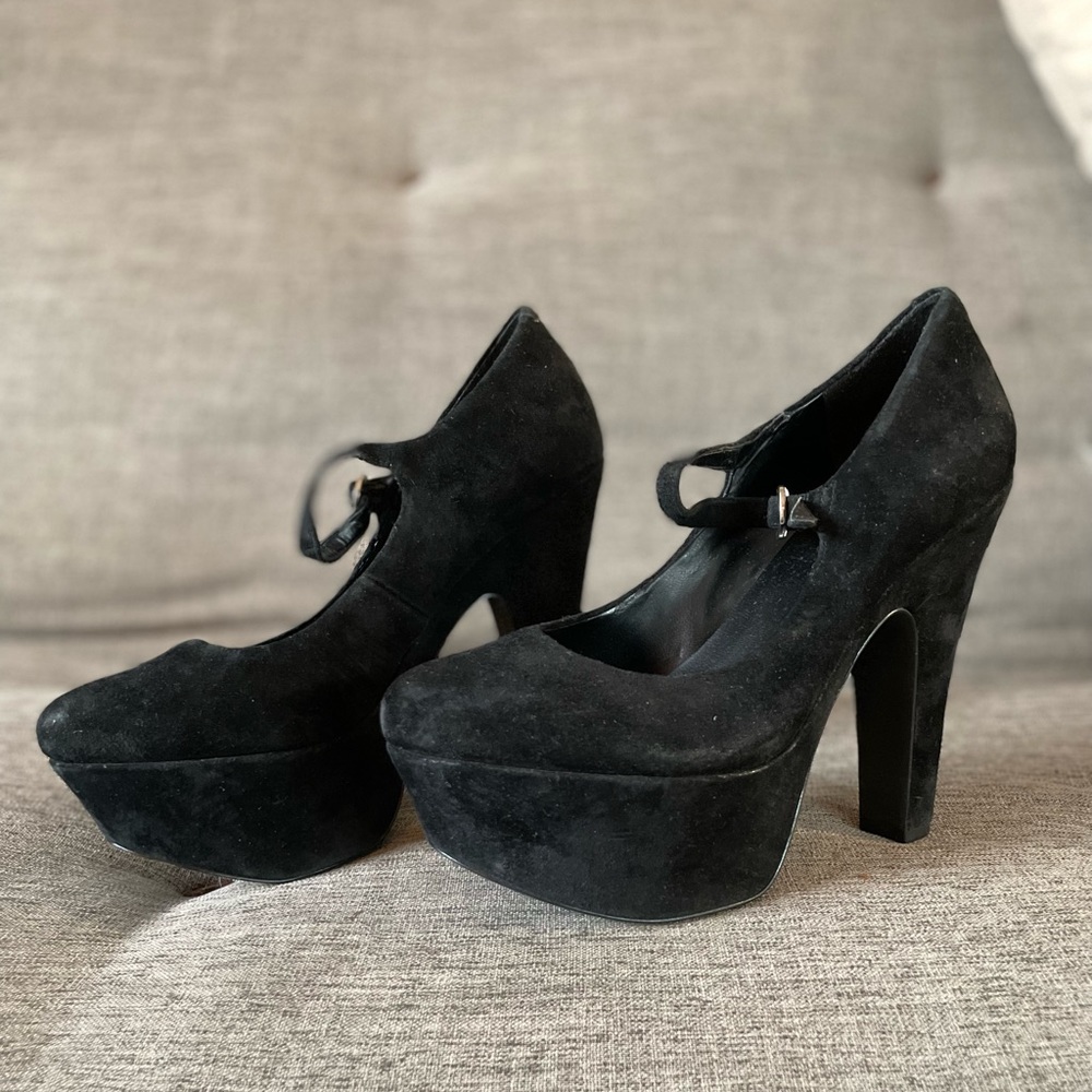 6.5 Jessica Simpson Black Suede Platform Heels
